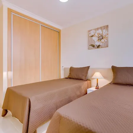 Novo - Modern - Quarteira קוואקוס